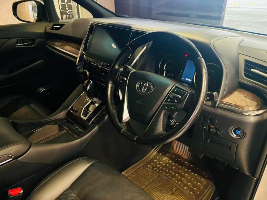 ALPHARD EXECUTIVE LOUNGE FACELIFT - Image 3
